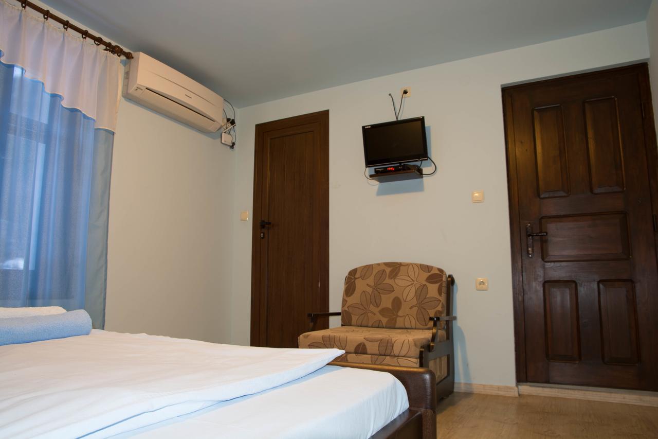 Guest House Ivan Cherni Osum Exterior foto